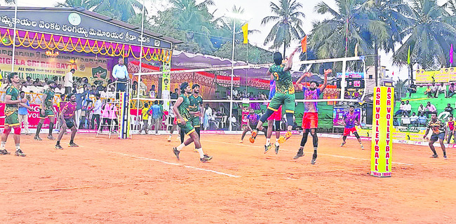 క్రీడాకాశంలో తూరుపు మెరుపులు1