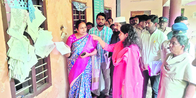 పాఠశాలలను ప్రతిరోజూ సందర్శించాలి 1