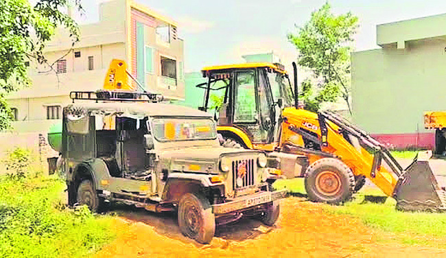 సంపద దోచేస్తూ..! 1