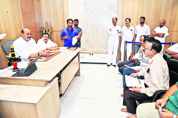 ‘వర్షాలు ఆలస్యం కావడంతో యూరియాకు డిమాండ్‌’ 3