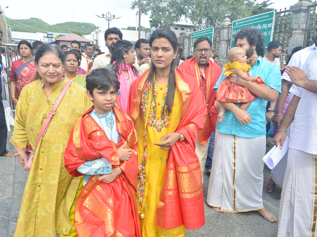 Actress Aishwarya Rajesh Visited Tirumala Temple Photos1