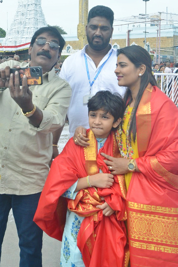 Actress Aishwarya Rajesh Visited Tirumala Temple Photos13