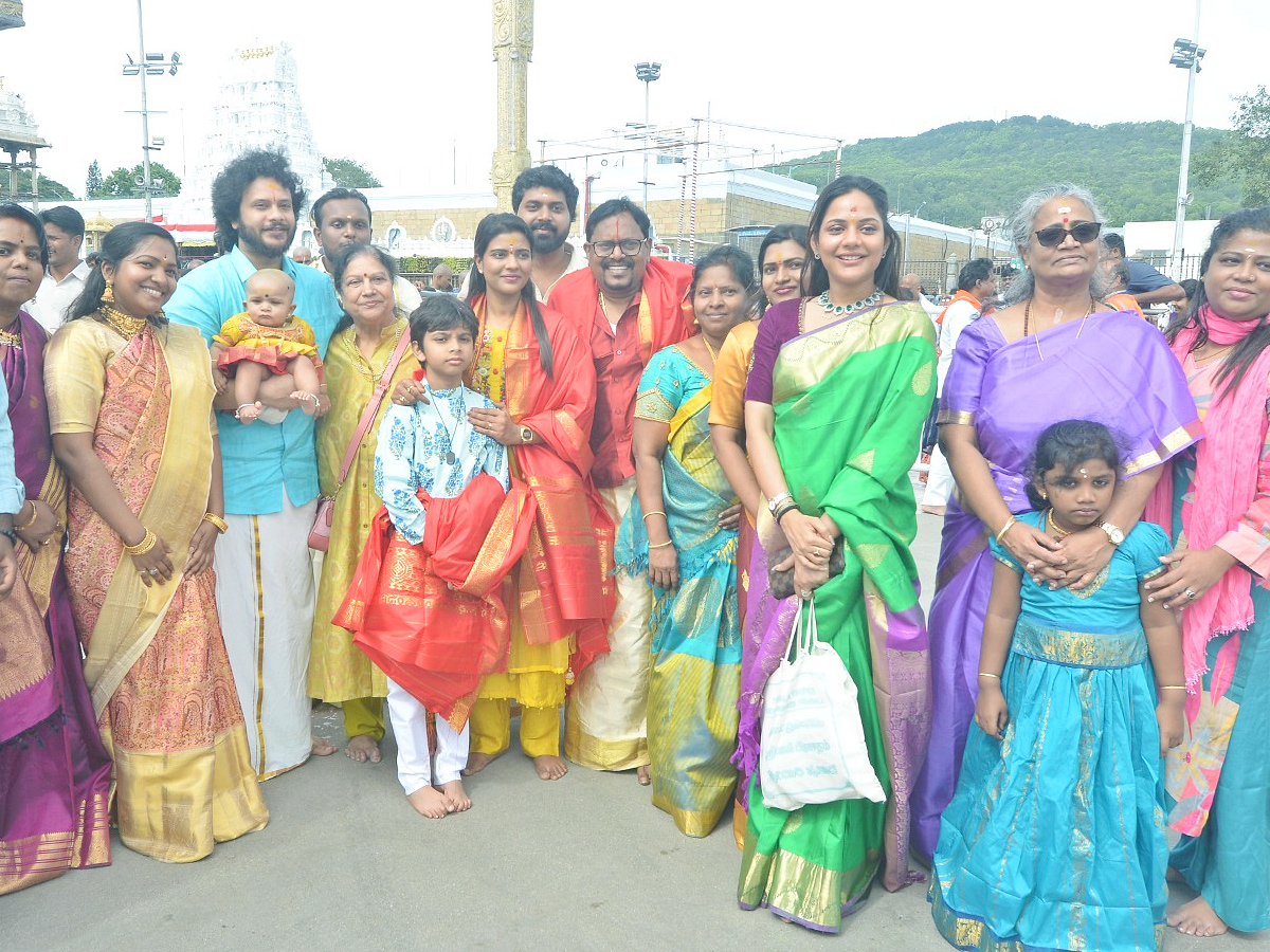 Actress Aishwarya Rajesh Visited Tirumala Temple Photos14