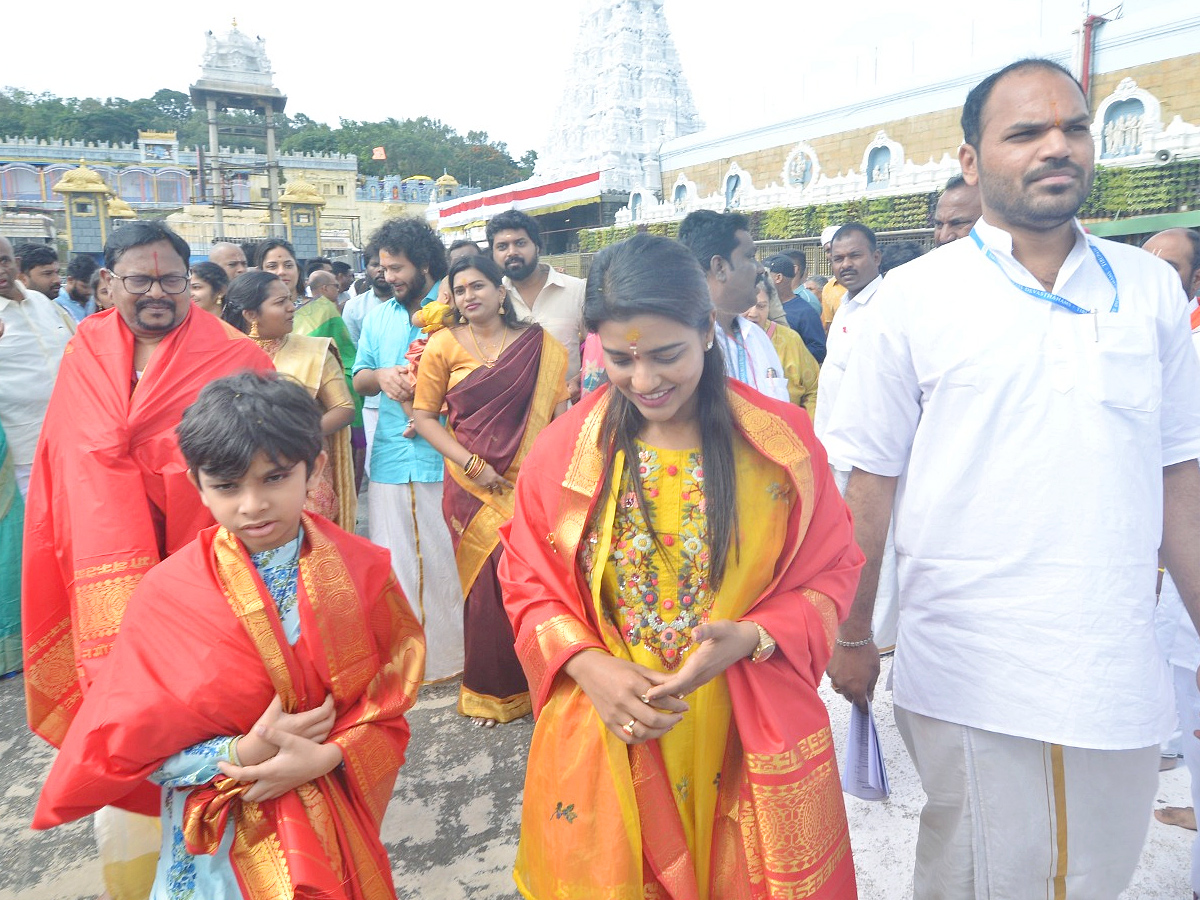 Actress Aishwarya Rajesh Visited Tirumala Temple Photos3