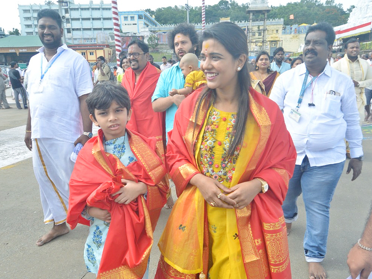 Actress Aishwarya Rajesh Visited Tirumala Temple Photos7