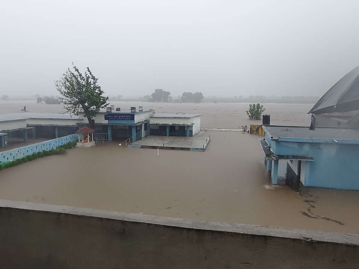 Heavy Rain 2025 in Kamareddy Photos10