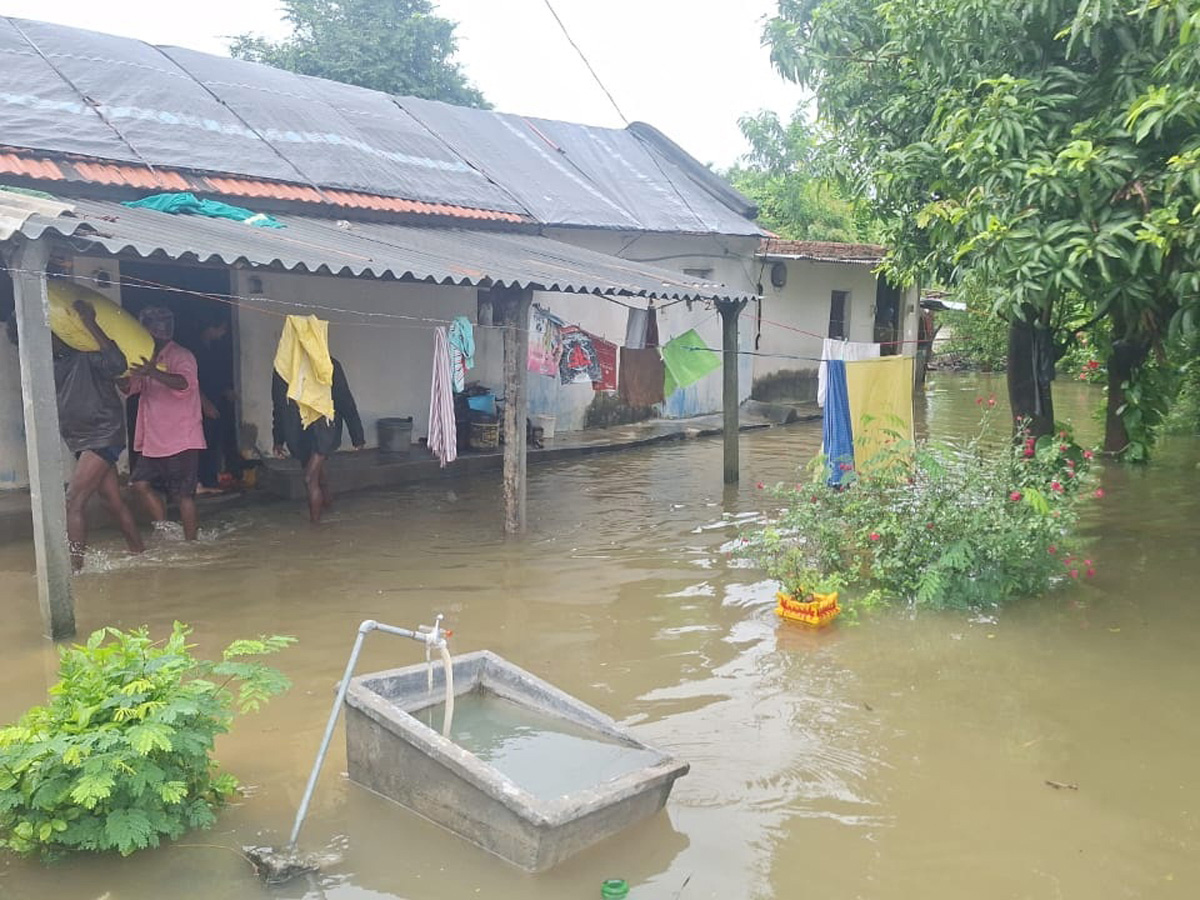 Heavy Rain 2025 in Kamareddy Photos11
