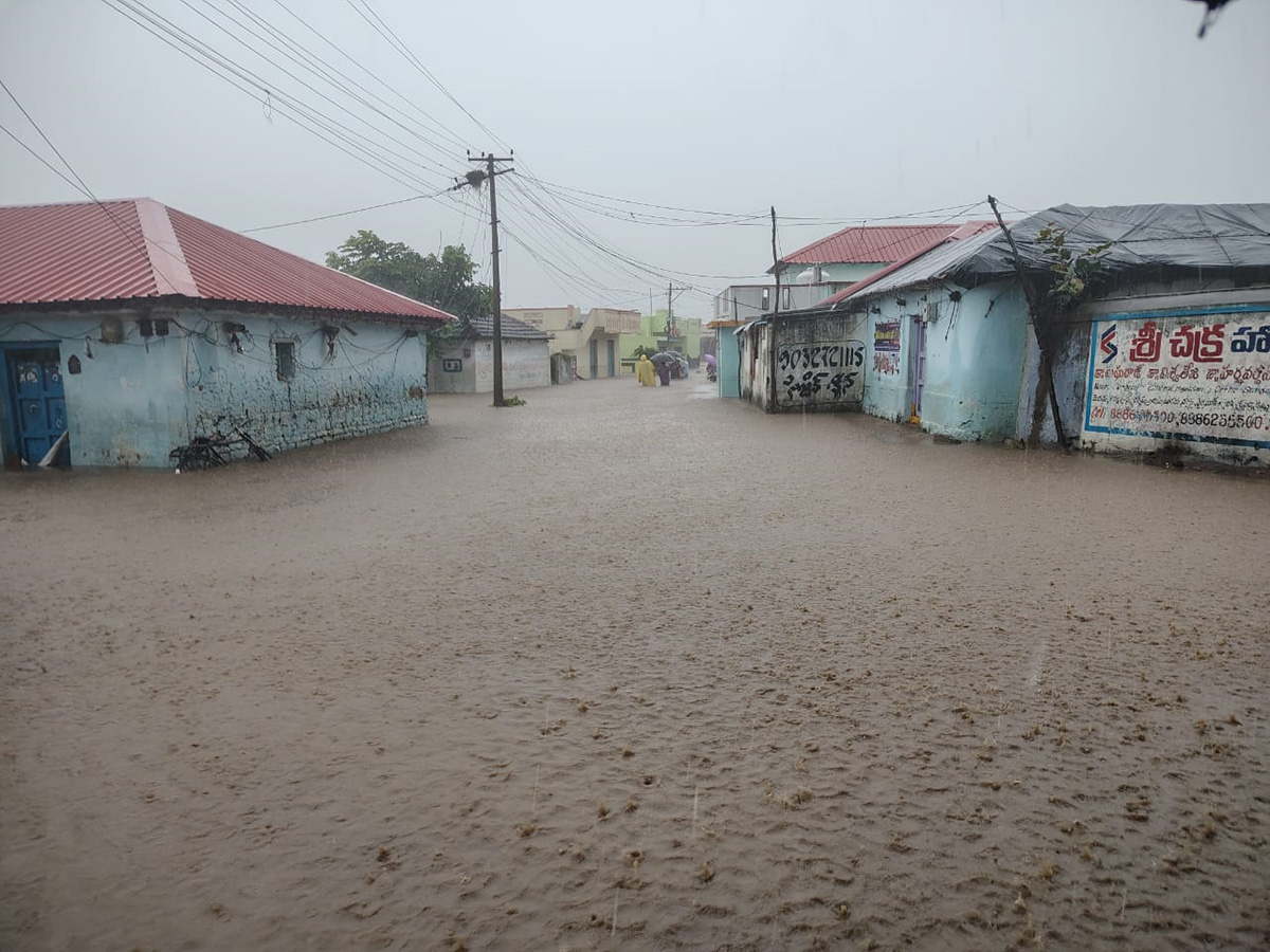 Heavy Rain 2025 in Kamareddy Photos13