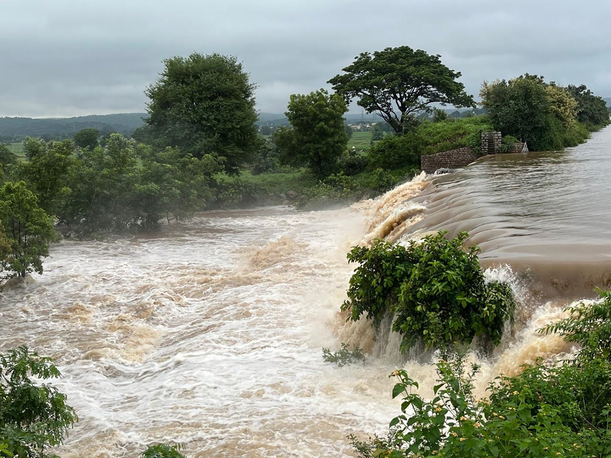 Heavy Rain 2025 in Kamareddy Photos15