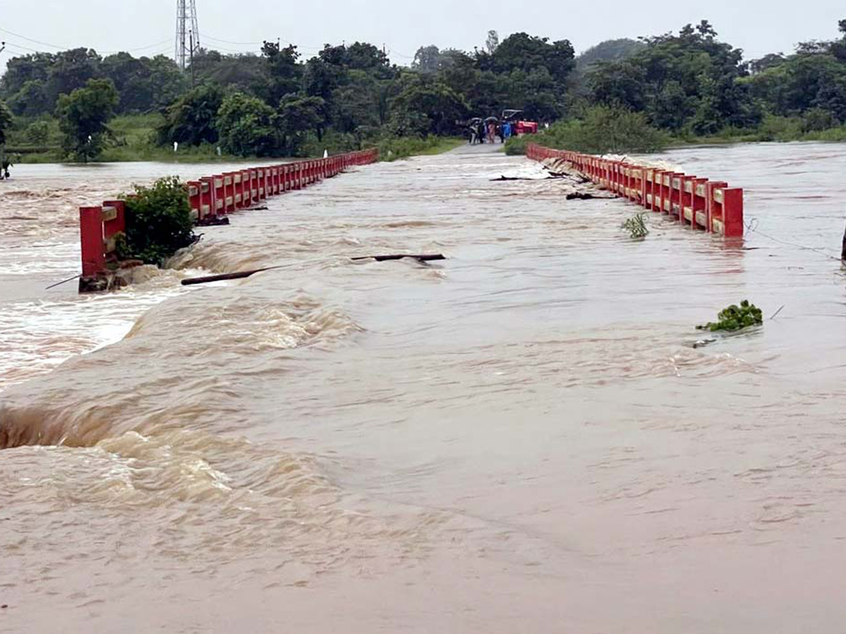 Heavy Rain 2025 in Kamareddy Photos26