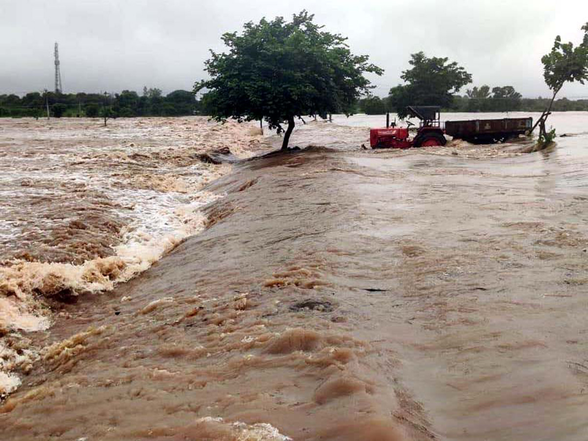 Heavy Rain 2025 in Kamareddy Photos27