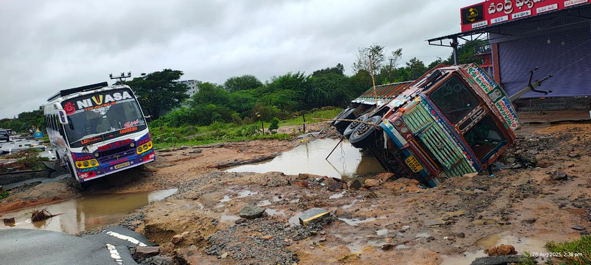 Heavy Rain 2025 in Kamareddy Photos28