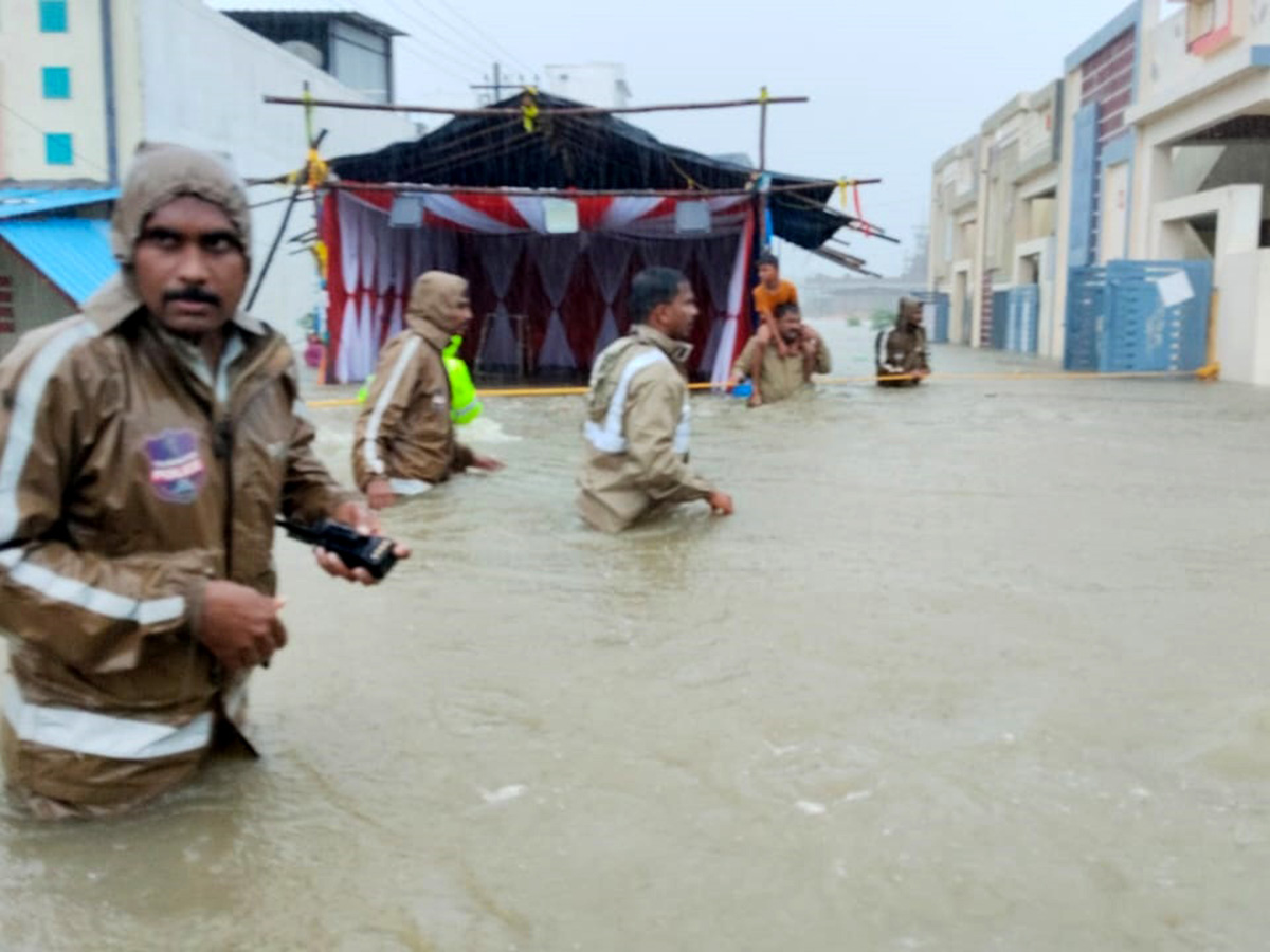 Heavy Rain 2025 in Kamareddy Photos4