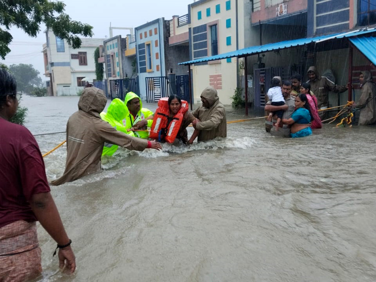 Heavy Rain 2025 in Kamareddy Photos6