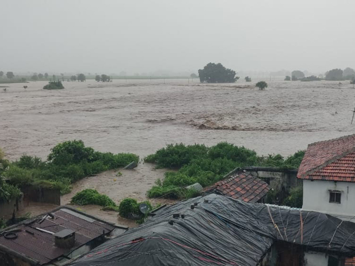 Heavy Rain 2025 in Kamareddy Photos9