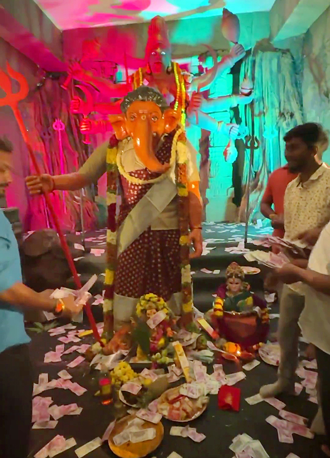 Pushpa 2 Style Ganesh Mandapam In Chennai Photos13