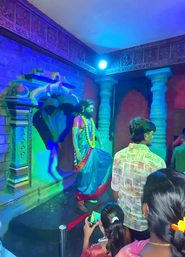 Pushpa 2 Style Ganesh Mandapam In Chennai Photos16