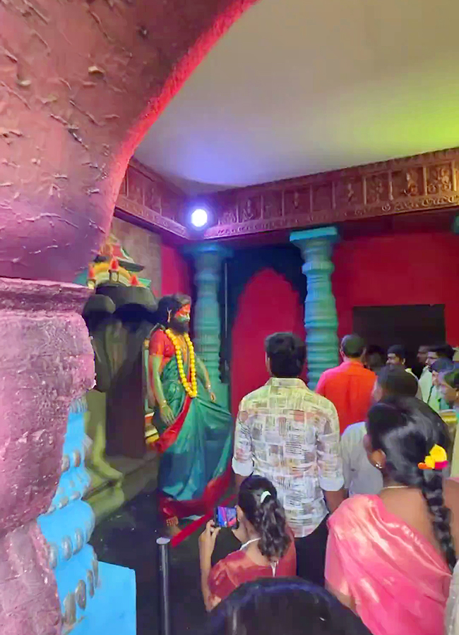 Pushpa 2 Style Ganesh Mandapam In Chennai Photos4