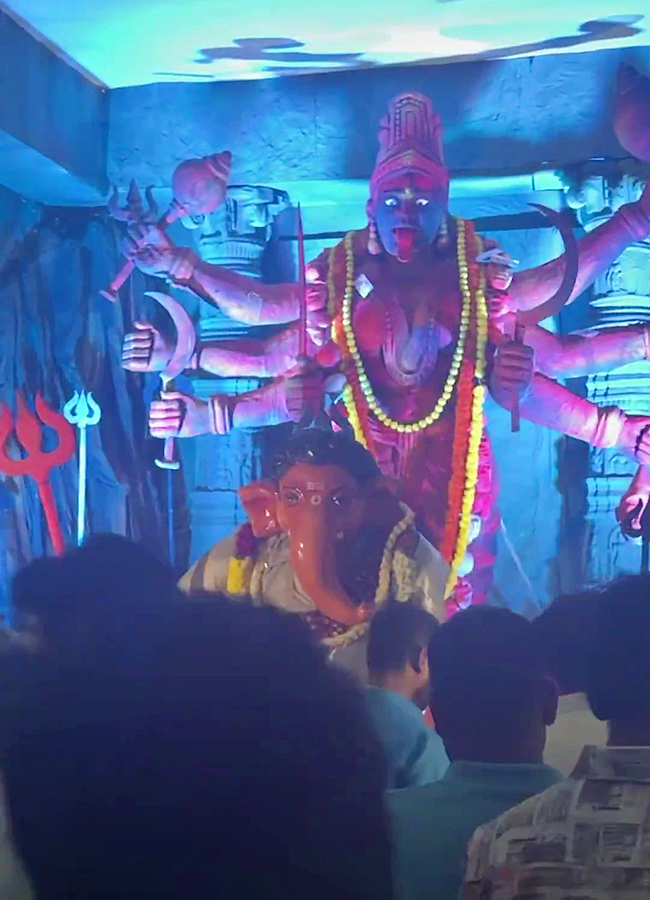 Pushpa 2 Style Ganesh Mandapam In Chennai Photos6