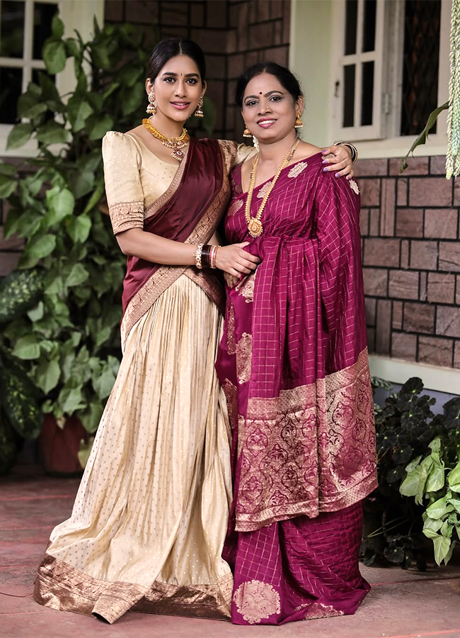 Tollywood Actress Nabha Natesh Family Photos HD4