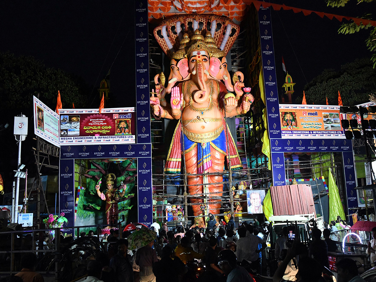 Vinayaka Chavithi : Khairatabad Ganesh Photos 202513