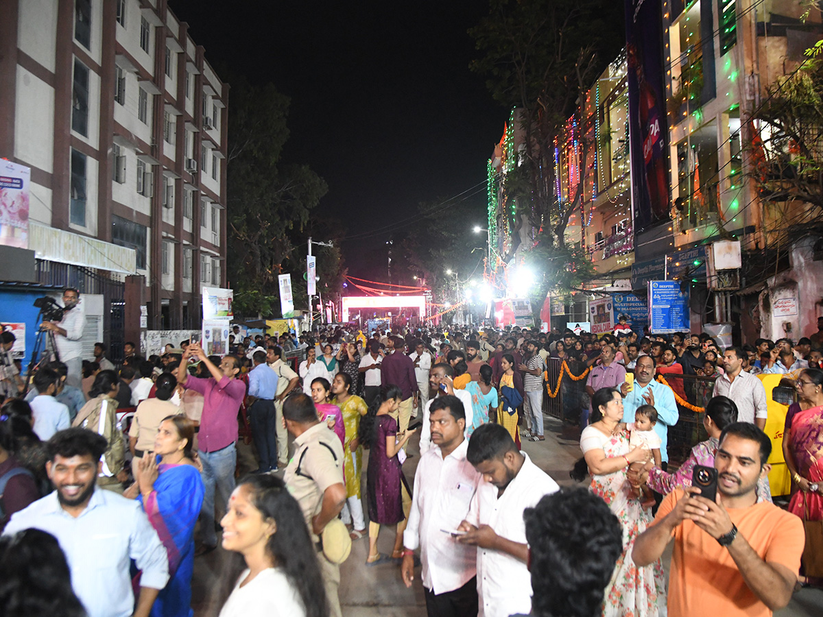 Vinayaka Chavithi : Khairatabad Ganesh Photos 20252