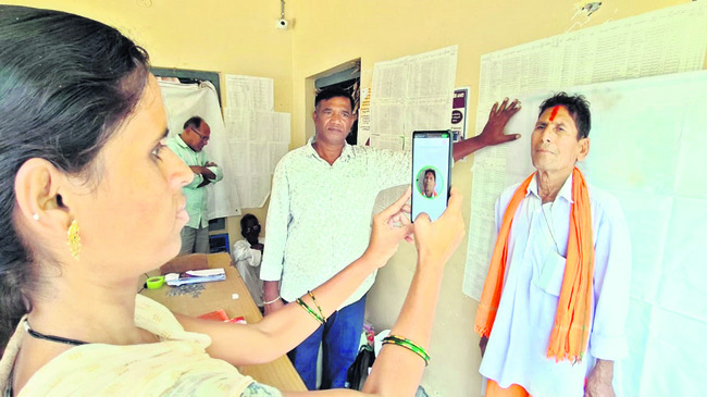 అక్ర మాలకు చెక్..!1