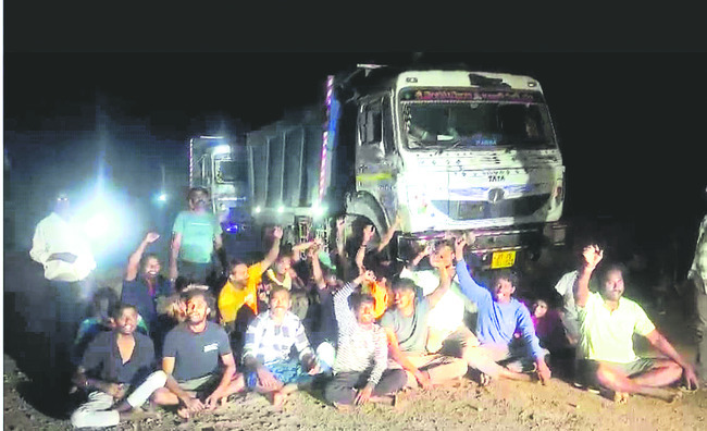 పోలవరం గట్టుపై కాసుల వేట2