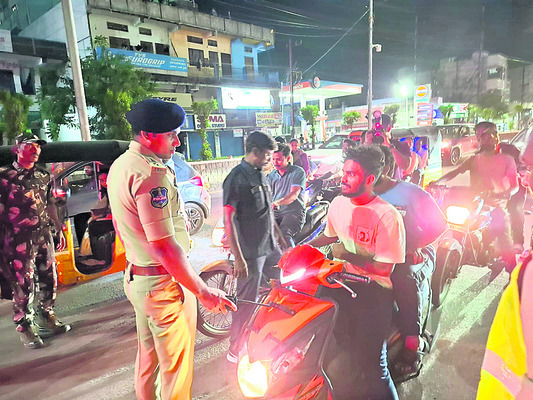 నగరంలో నాఖాబందీ1