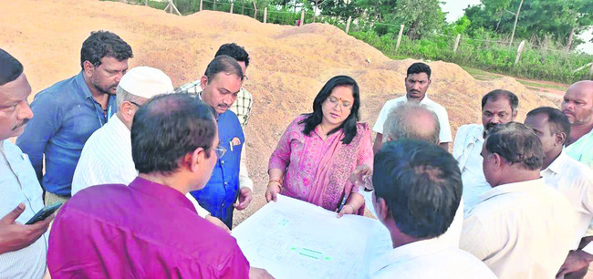 సాంకేతికతతో కూడిన విద్య అందించాలి
1
