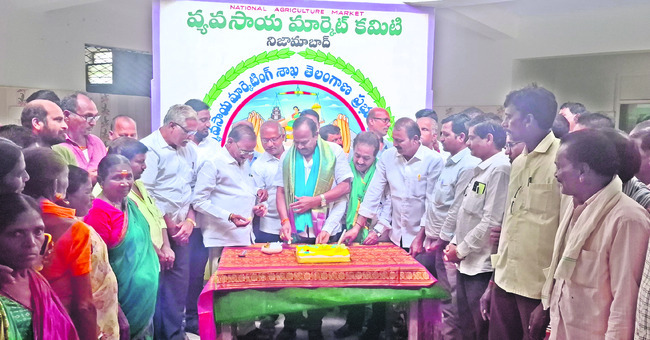ఘనంగా ఎమ్మెల్యే సుదర్శన్రెడ్డి జన్మదిన వేడుకలు 1