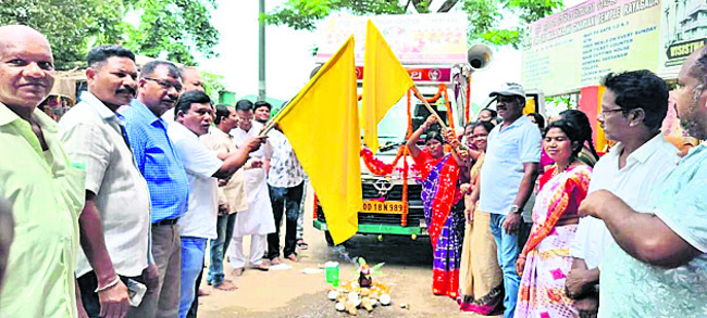 ఆదివాసీ ఉత్సవాల  ప్రచార రథం ప్రారంభం 1
