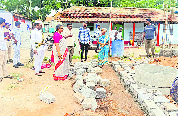 ఇండ్ల నిర్మాణంలో వేగం పెంచండి 1