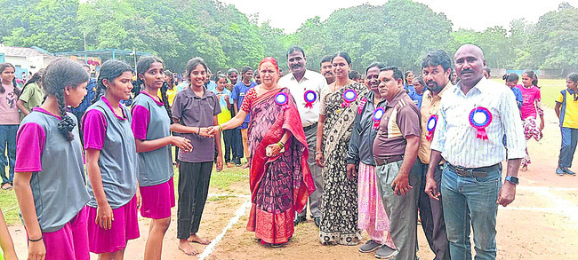 ‘పల్లె’ ఓటర్ల సంఖ్య 4,04,209 1