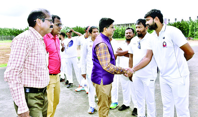 ఎరువుల విక్రయాల నిలుపుదల 1