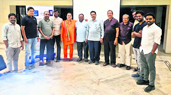ఖాద్రీశుడి భక్తుల గిరి ప్రదక్షిణ 1