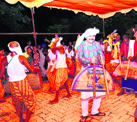పల్లెల్లో నువాఖాయ్ వేడుక 1