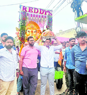 రూ. 6.40 లక్షలు పలికిన ఆనంద్పేట లడ్డూ 1