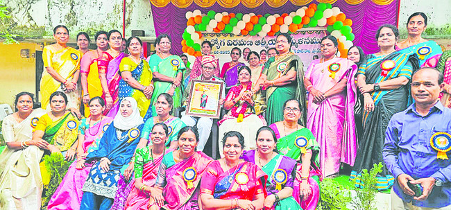 ఉపాధ్యాయులకు ప్రత్యేక గుర్తింపు 1