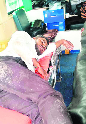 తిరుగు ప్రయాణంలో తిరిగిరాని లోకాలకు.. 1