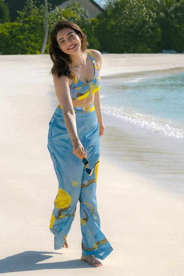 Actress Kajal Agarwal Enjoys maldives vacation With Family Photos5
