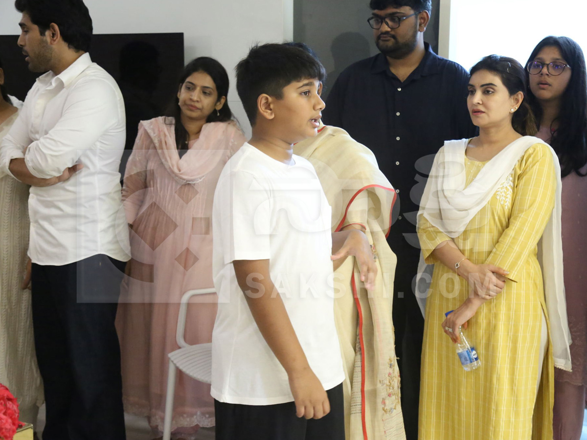 Celebrities Pay Tribute To Allu Aravind Mother Kanakaratnam Photos14