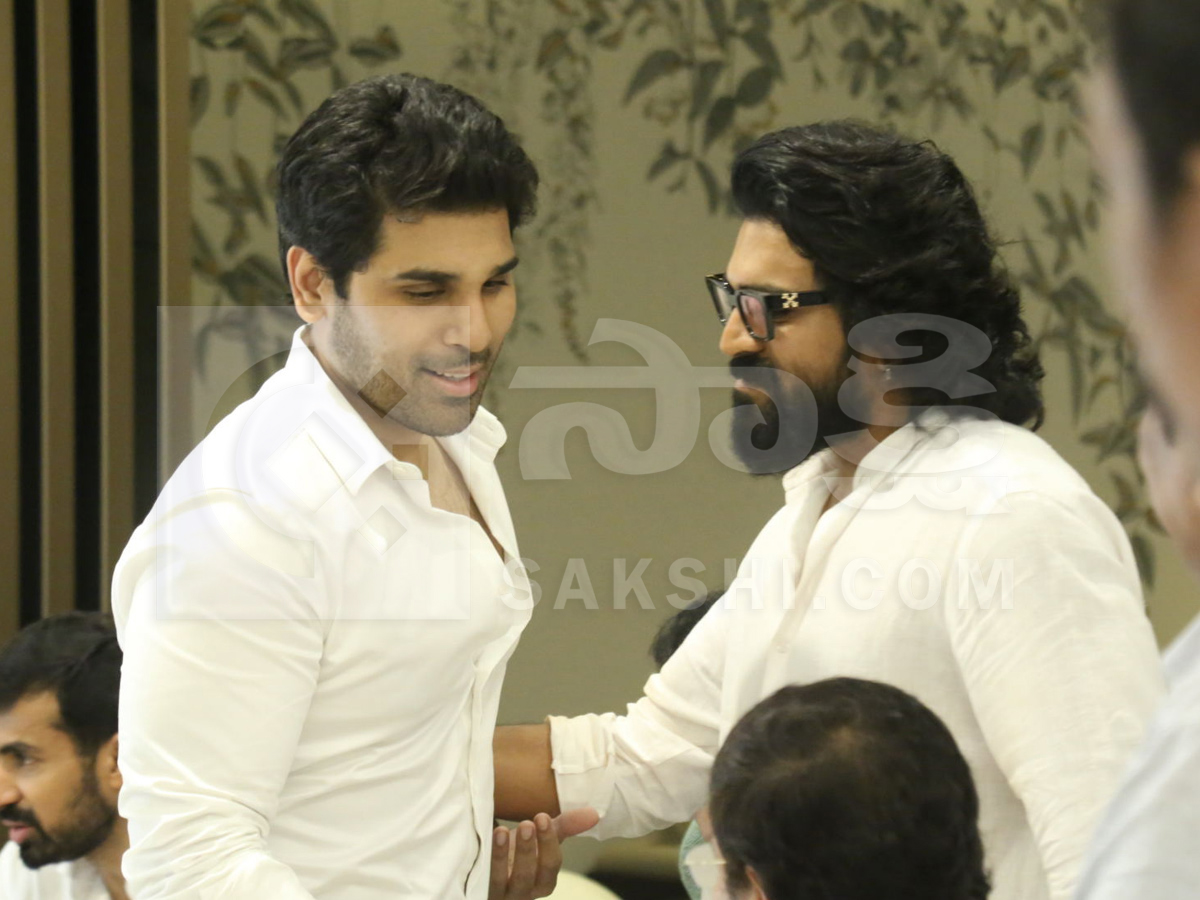 Celebrities Pay Tribute To Allu Aravind Mother Kanakaratnam Photos16