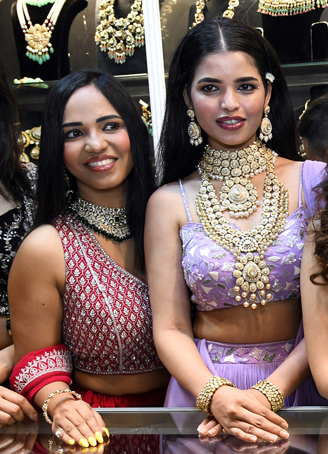 Models Are Bustling at the High Life exhibition At Madhapur14