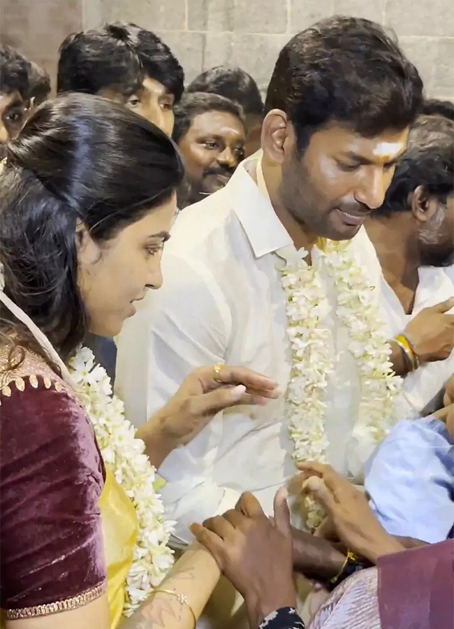 Vishal And Sai Dhanshika Get Engaged In After 15 Years Of Dating10