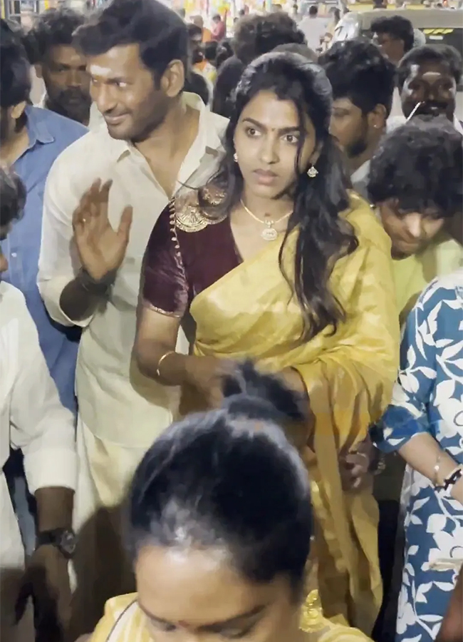 Vishal And Sai Dhanshika Get Engaged In After 15 Years Of Dating17