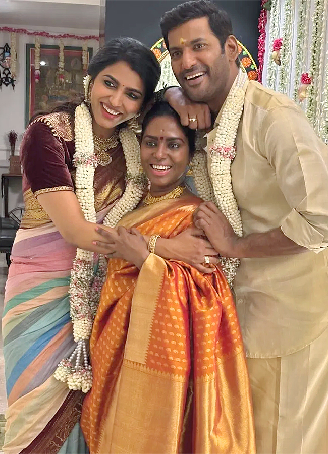 Vishal And Sai Dhanshika Get Engaged In After 15 Years Of Dating19