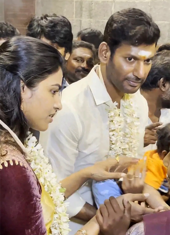 Vishal And Sai Dhanshika Get Engaged In After 15 Years Of Dating4