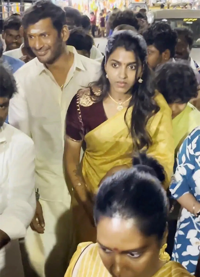 Vishal And Sai Dhanshika Get Engaged In After 15 Years Of Dating6