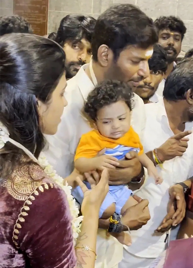 Vishal And Sai Dhanshika Get Engaged In After 15 Years Of Dating7